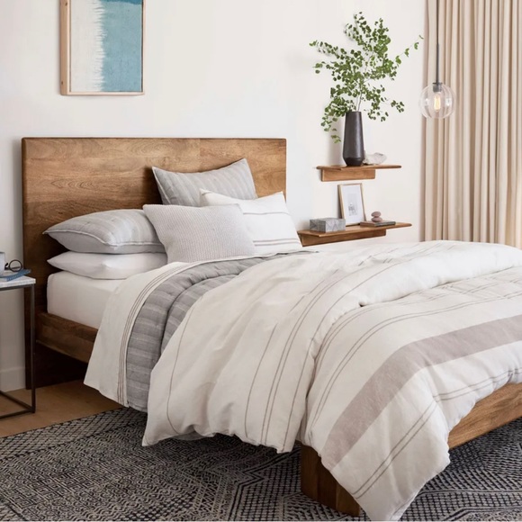 West Elm Belgian Linen King Duvet Cover - Picture 1 of 3